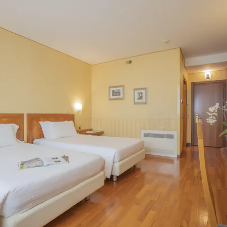 Hotel Montresor Tower 4*