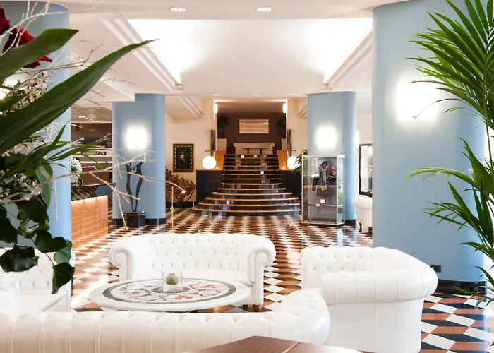 蒙特雷索大楼酒店 布索伦戈