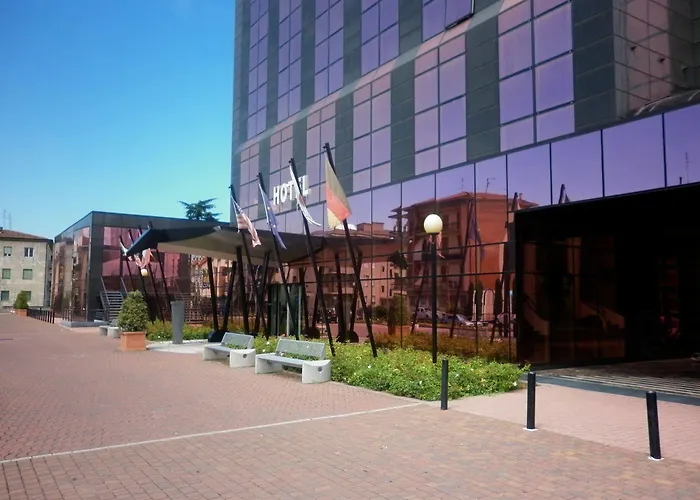 蒙特雷索大楼酒店 4*