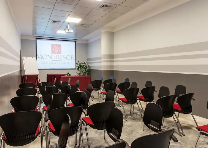 蒙特雷索大楼酒店 布索伦戈