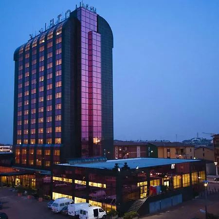 Montresor Tower Szálloda Bussolengo