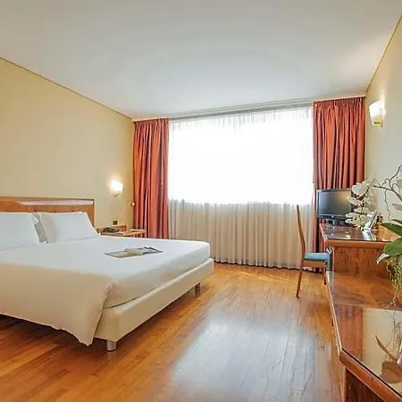 Montresor Tower Hotell 4*