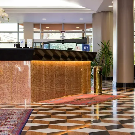 Hotell Montresor Tower 4*